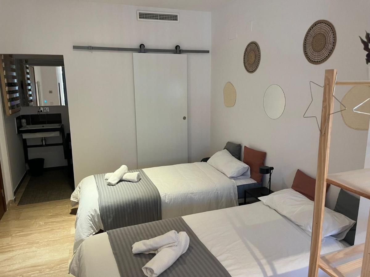 Pension Les Eres Puebla de Vallbona Exteriör bild